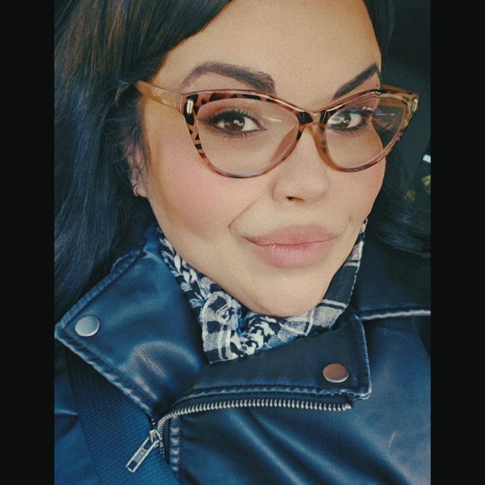 Meet your Posher, Anitra